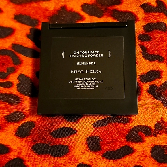 Reina Rebelde finishing powder - Picture 5 of 5